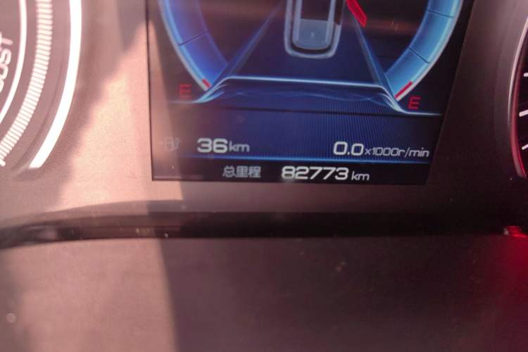 Used BYD Song MAX New Energy 2019 DM 1.5T Smart Connect Advanced 7-Seater China VI Standard Odometer Close Up