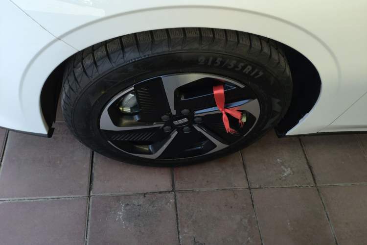 Used Geely Galaxy L6 2024 125km PLUS Dragon Edition
