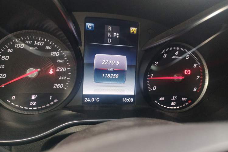 Used Mercedes-Benz GLC 2019 Facelift GLC 260 L 4MATIC Luxury Model Odometer Close Up