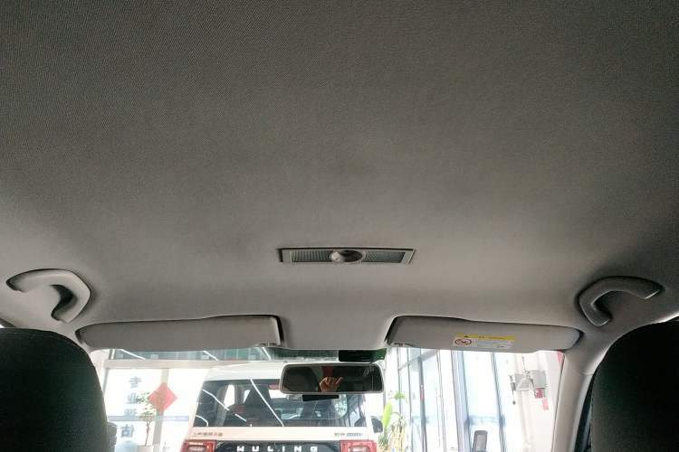 Used Volkswagen Lavida 2013 Revised Classic 1.6L Automatic Fashion Edition Headliner