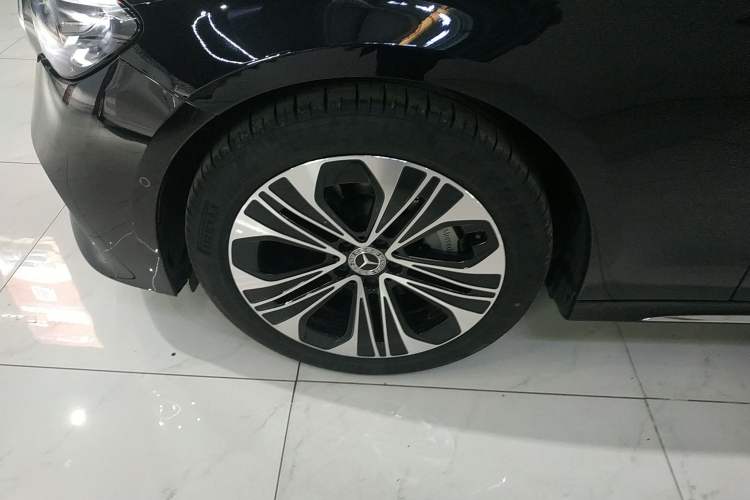 Used Mercedes-Benz E-Class New Energy 2024 E 350 e L Plug-in Hybrid Sedan
