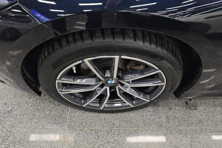 Used BMW 3 Series 2023 325Li M Sport Package Left Front Wheel Hub