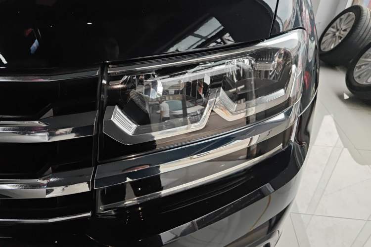 Used Volkswagen Teramont 2017 330TSI Two-Wheel-Drive Luxury Edition Left Front Headlight