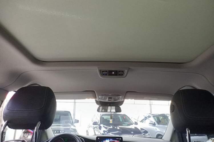 Used Mercedes-Benz V-Class 2021 V 260 Avantgarde Edition
