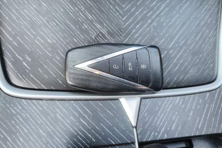 Used Venucia V 2021 260T Idol Edition
