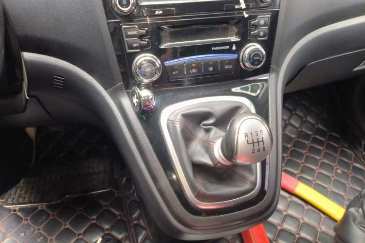 Used Haval H6 2013 Upgraded Model 1.5T Manual Two-Wheel Drive Elite Version