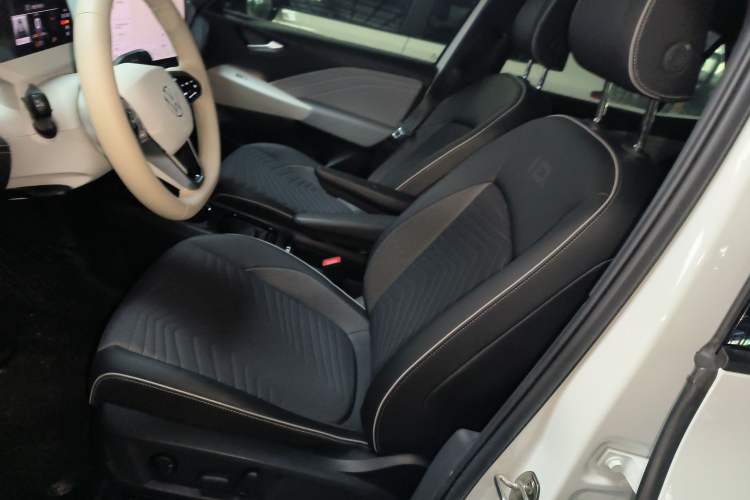 Used Volkswagen ID.3 2025 Smart Model Outstanding Oxygen Edition