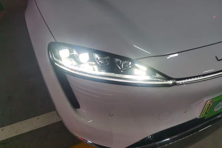 Used Hima Luxeed R7 2024 All-Electric 736 km Ultra