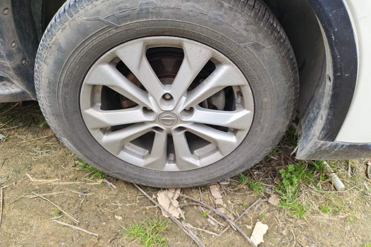 Used Nissan X-Trail 2014 2.0L CVT Comfort Edition 2WD Right Front Wheel Hub