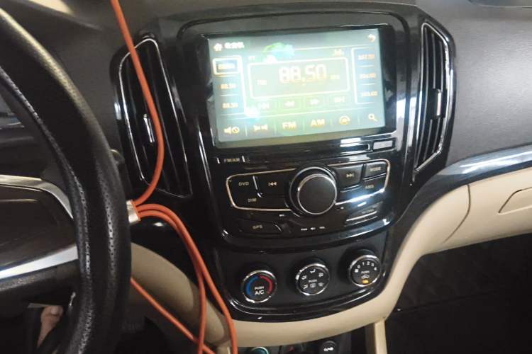 Used Baojun 730 2014 1.5L manual Comfort version 7 seats
