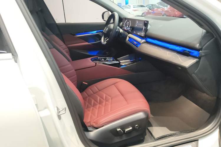 Used BMW 5 Series 2025 530Li Luxury Edition M Sport Package
