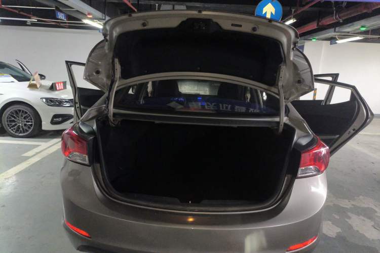 Used Hyundai Elantra (5th Generation / Langdong) 2012 1.6L Automatic Fashion Edition
