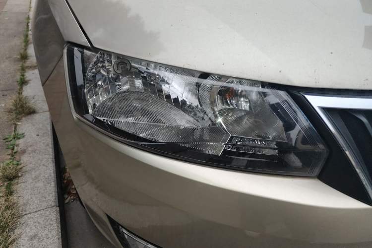 Used Skoda Rapid 2015 1.6L Automatic Smart Selection Model