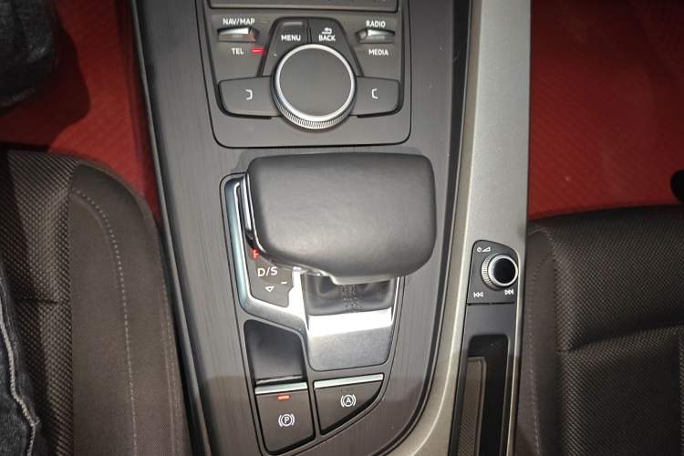 Used Audi A4L 2019 40 TFSI Ambition China VI