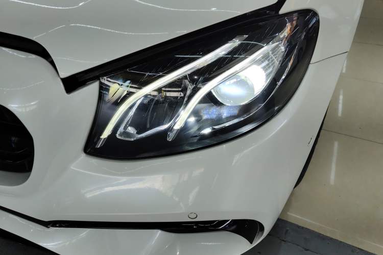 Used Mercedes-Benz E-Class 2017 E 300 L Sport Luxury Edition Left Front Headlight