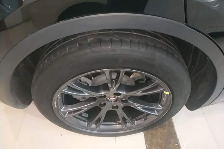Used Tesla Model Y 2023 Rear-Wheel-Drive Version
