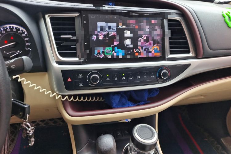 Used Toyota Highlander 2015 2.0T Four-Wheel Drive Elite Edition 7-Seater Audio And AC Panel