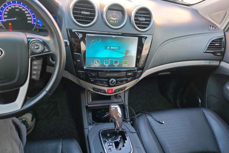 Used BYD S7 2015 2.0T Automatic Prestige Model