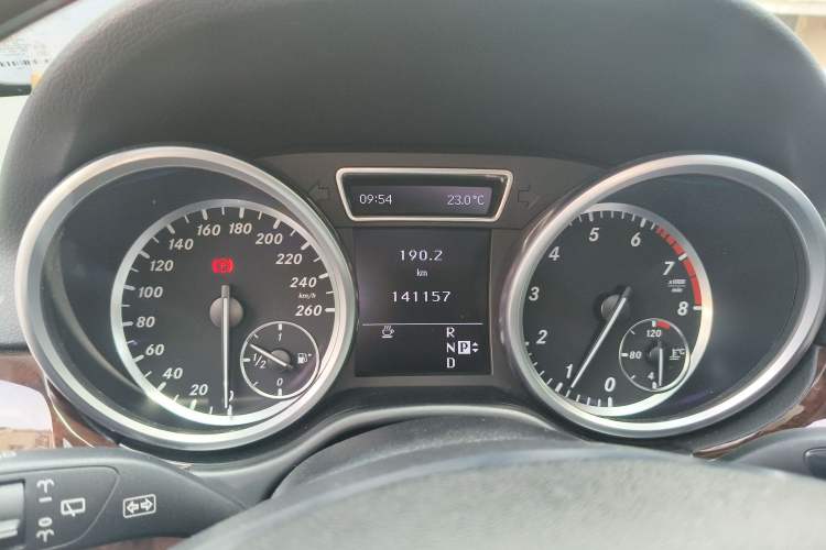 Used Mercedes-Benz M-Class 2012 ML 350 Luxury Edition Instrument Cluster