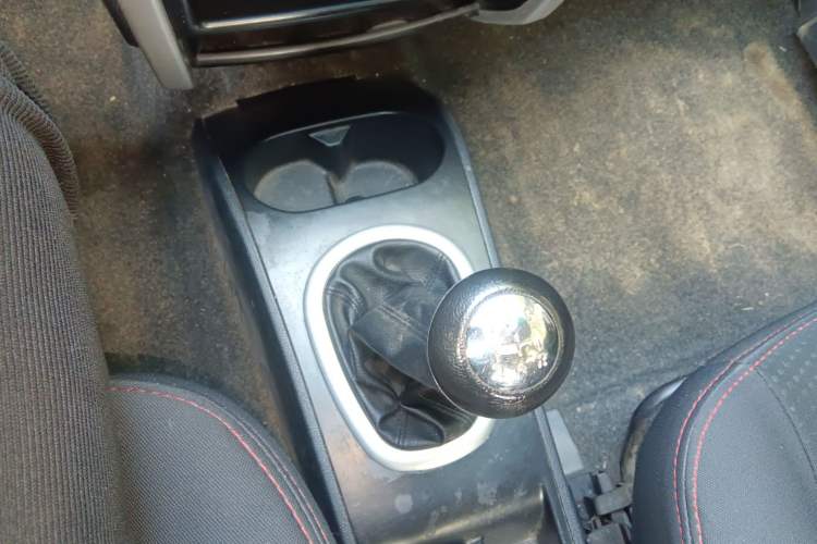 Used CHANGAN CX20 2014 1.4L Manual Sunroof Navigation Version – China IV Standard
