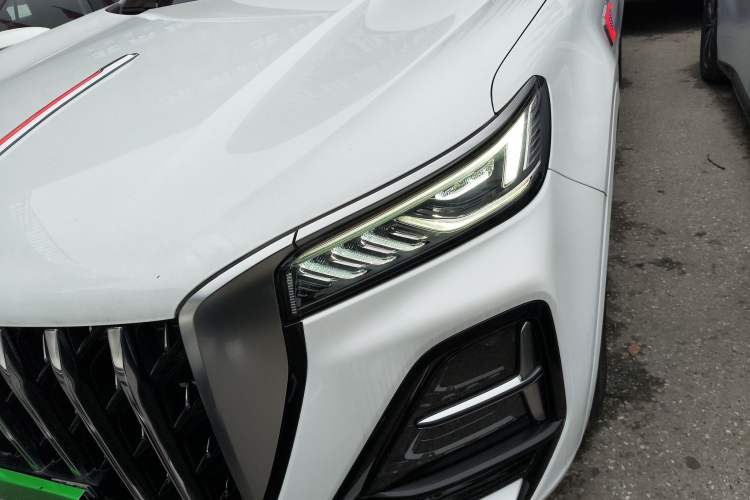 Used Hongqi HS5 2023 2.0T Qixiang Pro Edition Left Front Headlight