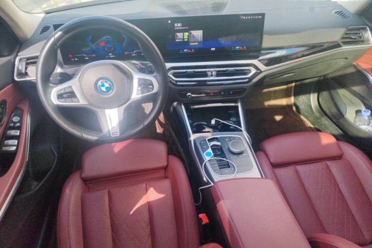 Used BMW i3 2023 eDrive 40 L Midnight Edition Center Console