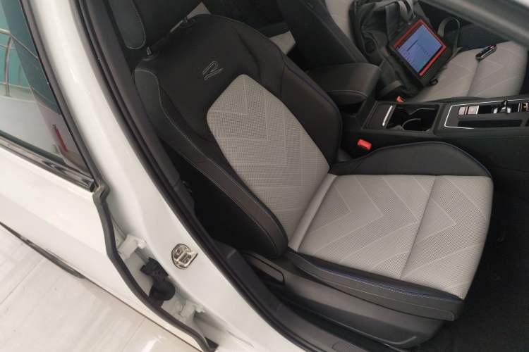 Used Volkswagen Golf 2025 300TSI R-Line