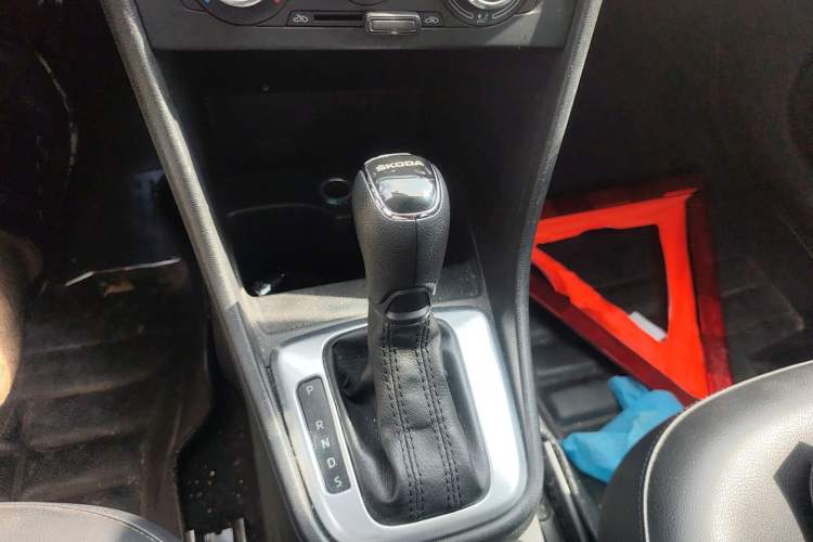 Used Skoda Rapid Spaceback 2014 1.6L Automatic Enjoyment Edition
