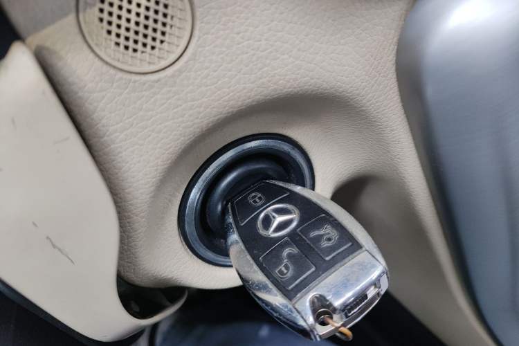 Used Mercedes-Benz SLK-Class 2011 SLK 200 Fashion Model Vehicle Key