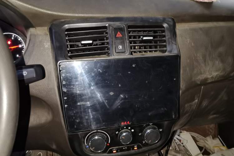 Used Wuling Rongguang V 2015 1.5L Standard Version Audio And AC Panel