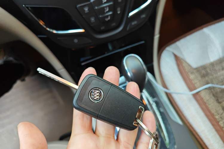 Used Buick Regal 2014 2.0L Leading Fashion Edition