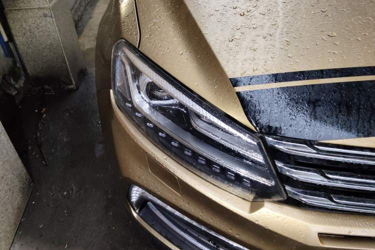 Used Zotye T600 Coupe 2017 1.5T Automatic Luxury Model Right Front Headlight