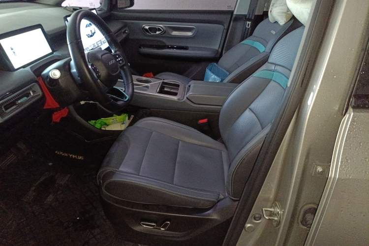 Used AION Y 2023 Plus 510 Smart Edition Left Front Seat