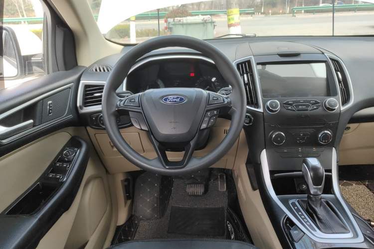 Used Ford Edge 2016 EcoBoost 245 Two-Wheel-Drive Titanium 5-Seater
