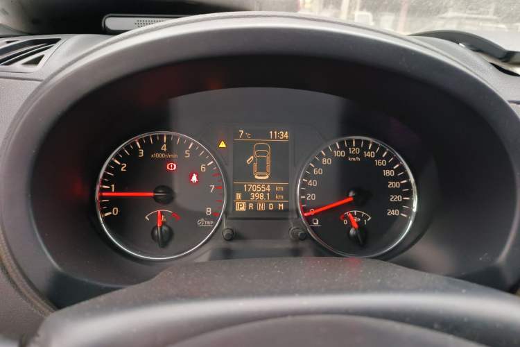 Used Dongfeng Fengdu MX6 2015 2.0L CVT 4x4 Dream Edition Instrument Cluster