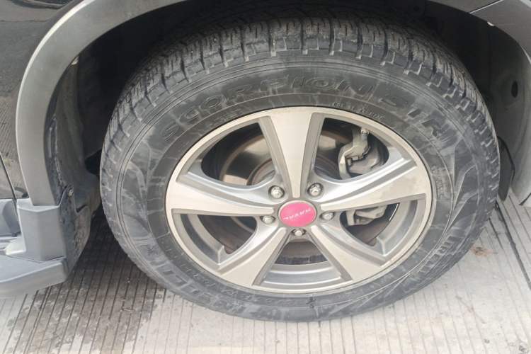 Used Haval H6 2013 Upgraded Model 1.5T Manual Two-Wheel Drive Prestige Version
