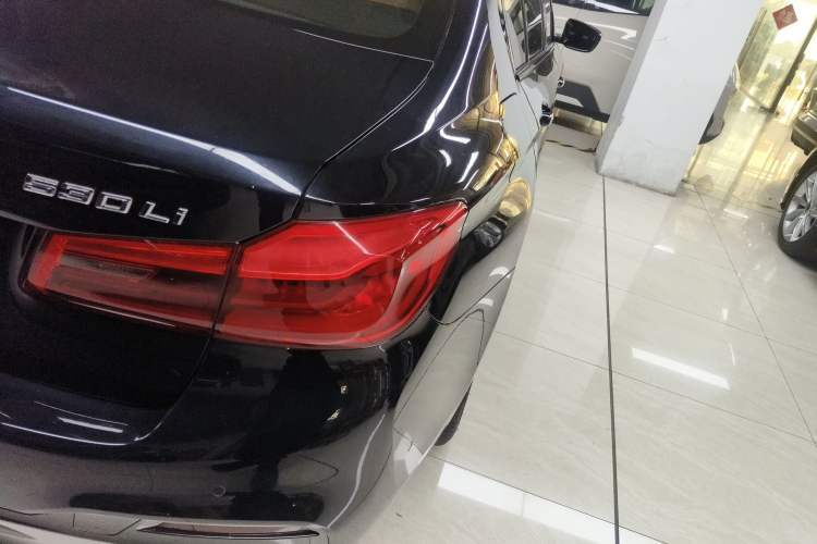 Used BMW 5 Series 2020 530Li Leading Model M Sport Package