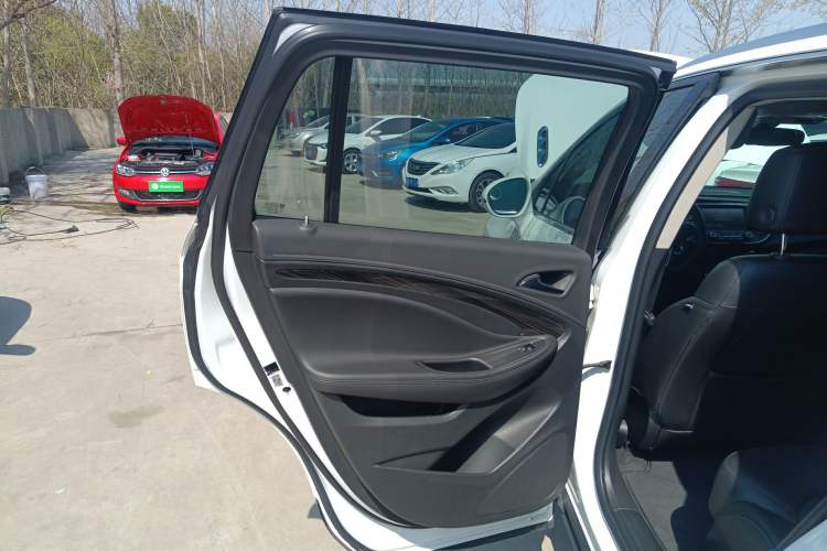 Used Buick Envision 2018 20T Two-Wheel-Drive Elite Model