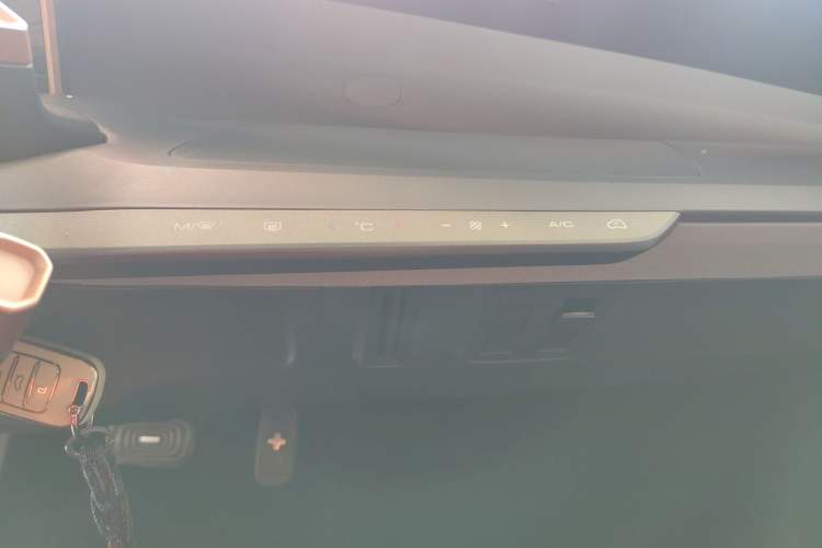 Used Wuling NAMMIEV 2021 - Play Edition Audio And AC Panel