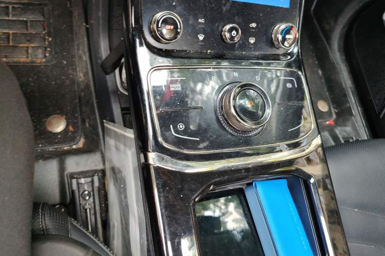 Used NETA U 2022 NETA U-Ⅱ 500 Lithium-Ion Gear Lever