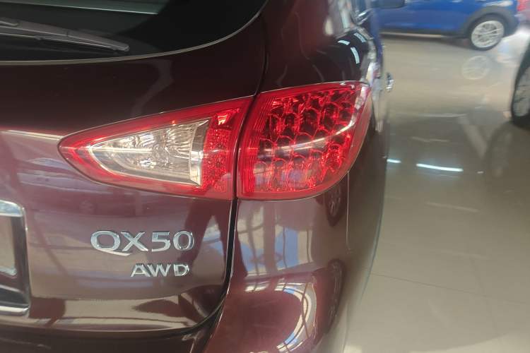 Used Infiniti QX50 2015 2.5L Comfort Edition
