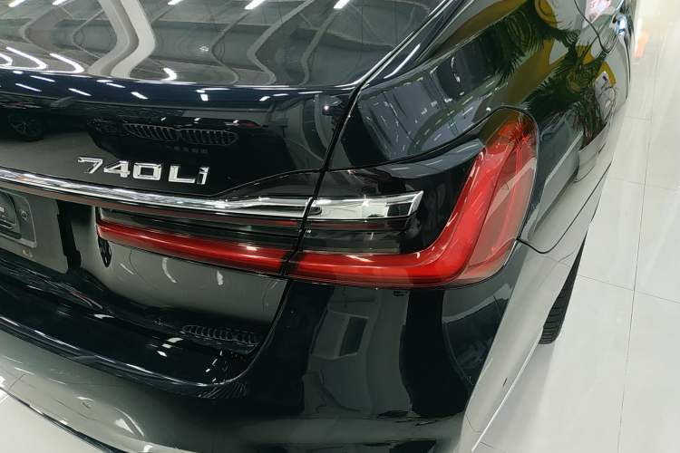 Used BMW 7 Series 2019 Restyled 740Li Leading Edition M Sport Package Right Rear Taillight