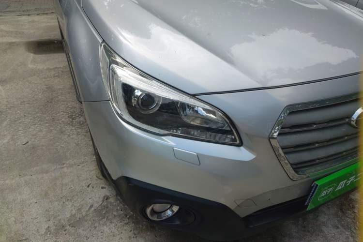 Used Subaru Outback 2015 2.5i Luxury Navigation Edition Right Front Headlight