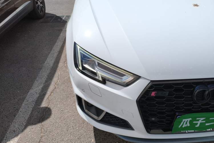 Used Audi A4L 2019 40 TFSI Fashion Edition China VI Emission Standard
