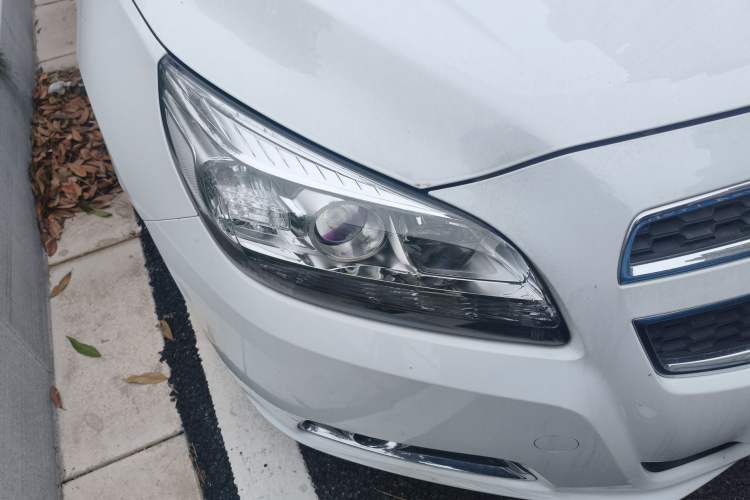 Used Chevrolet Malibu 2013 2.4L Automatic Luxury Edition Right Front Headlight