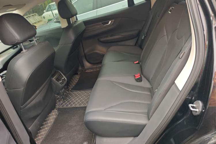 Used Hongqi E-QM5 2022 431 km Charge & Enjoy Edition