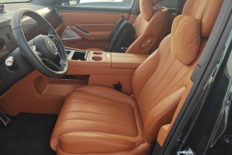 Used Hima AITO M8 2025 Extended-Range Ultra Version 53.4 kWh 6-Seater Edition Left Front Seat