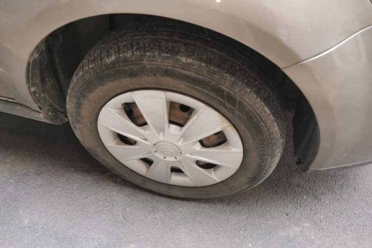 Used Suzuki SX4 S-Cross 2011 1.6L Manual Comfort Version Right Front Wheel Hub