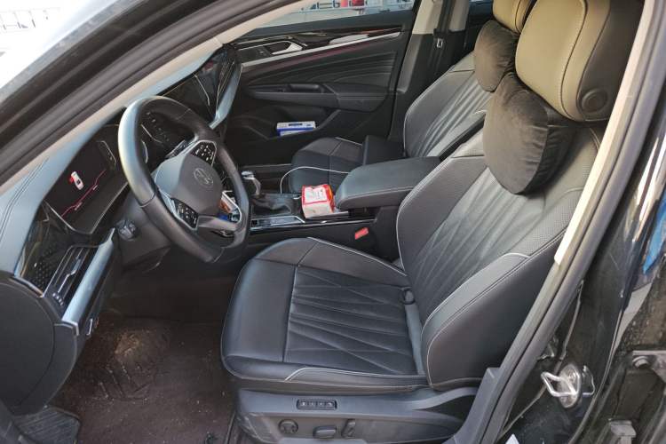 Used Volkswagen Passat 2023 Facelift 330TSI Prestige Edition Driver Seat