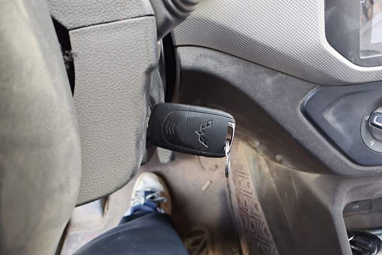 Used Wuling Hongguang 2019 1.5L S Comfort Edition China VI LAR Vehicle Key